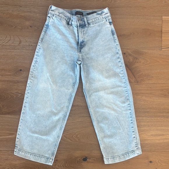 Banana Republic High Rise Wide-Leg Crop Jean Light Wash - Picture 2 of 6